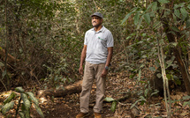 Bala Amarasekaran, une vie au chevet des chimpanzés de Sierra Leone