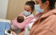 Toujours moins de bébés en France à mi-2025