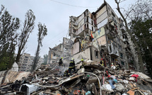 Frappes russes sur Kiev: 31 morts, fin des opérations de secours