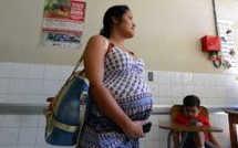 Toutes les femmes enceintes en zones françaises Zika vont bénéficier d'une échographie mensuelle