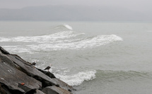 Le Pérou ferme 88 ports en raison de fortes vagues, un mort