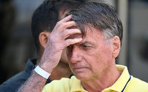 Un juge brésilien ordonne une surveillance permanente de Bolsonaro pour "risque de fuite"