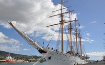 ​Retour du navire chilien, l’Esmeralda, à Papeete