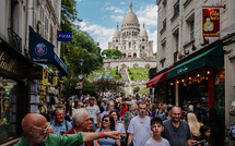 Tourisme : entre arbitrages budgétaires et météo, une saison estivale contrastée en France