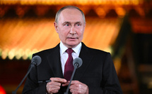 Ukraine: Poutine promet d'atteindre ses objectifs "militairement" si les négociations échouent