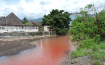 Une pollution rouge à la Tipaerui