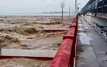 Inondations au Népal et en Inde: plus de 70 morts, les secours à pied d'oeuvre