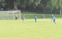 Football - Mira butte sur Tiare Hinano à Moorea