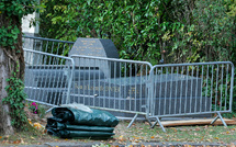 La tombe de Robert Badinter à Bagneux dégradée par des tags injurieux