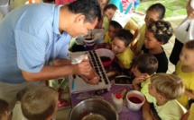 Les enfants de l'école Saint-Michel 1 s'initient à la préparation du chocolat
