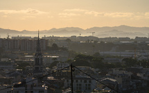 Outre-mer: levée de boucliers contre un double "coup de rabot" budgétaire de 750 millions d'euros