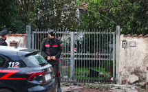 Italie: une bombe explose sous la voiture d'un journaliste renommé, sorti indemne