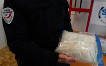 Macron veut "amplifier" la lutte contre le narcotrafic