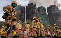 A Hong Kong, au moins 83 morts et 250 disparus dans le pire incendie depuis des décennies