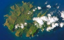 Rapa : un fare détruit par les flammes