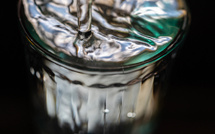 Dans l'eau en France, un polluant éternel presque partout, le TFA