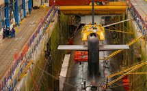 La base sous-marine de l'Île Longue survolée par des drones