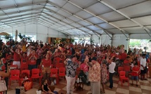 Tahiti debout pour sa reine : clameurs, larmes et drapeaux pour célébrer Hinaupoko