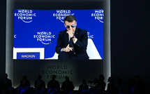 A Davos, Macron dit préférer "l'état de droit" et le "respect" à "brutalité"