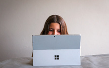 Interdire les réseaux sociaux? Pour les ados, c'est "trop"