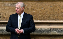 Royaume-Uni: Andrew quitte Windsor mais reste au coeur des soupçons