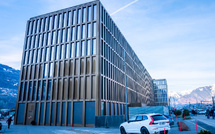 Incendie en Suisse: une mère de victimes s'entretient avec les propriétaires du bar