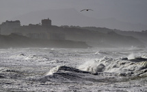 La tempête Nils baisse d'intensité, vigilance rouge crues maintenue