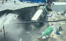 A Shanghai, un gouffre en pleine rue après un effondrement sur un chantier