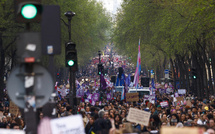 Droits des femmes: manifestations partout en France, Gisèle Pelicot et sa fille à Paris