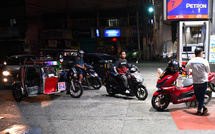 Les hydrocarbures s'envolent après des attaques contre des sites énergétiques du Golfe