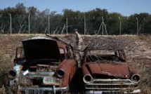 Voitures abandonnées depuis 40 ans cherchent propriétaires à Chypre