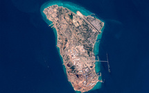 Trump menace d'"anéantir" l'île de Kharg, le pétrole toujours haut