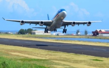 Exercice : deux pilotes ATN pour une série de touch and go samedi dans le ciel de Faa'a