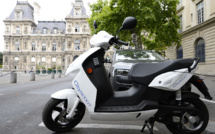Les scooters électriques en libre service dès mardi dans les rues de Paris