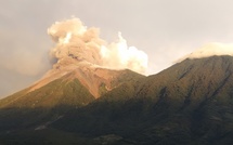 Guatemala: alerte maximale face à l'éruption du volcan de Fuego, des centaines d'évacués