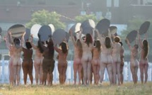 100 femmes nues à Cleveland, à quelques pas du show Trump