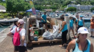 Grand nettoyage à la marina Taina