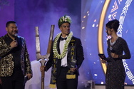 Heifara Voirin sacré Mister Tahiti 2026 dans une ambiance de stade Heifara Voirin sacré Mister Tahiti 2026 dans une ambiance de stade