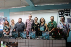 Le livre a été remis en présence de la ministre de l'Éducation.