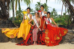 Matahari Bousquet, dauphines et Miss Heiva (Crédit : Teikidev).