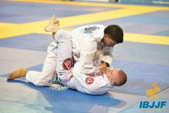 10169068_550396001740405_1825636890_n