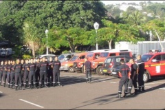 1 Peloton de JSP : au repos devant leurs formateurs