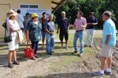 La délégation s'est rendue sur le site de Povai, la première station d'épuration, où Vincent Sturny, responsable d'exploitation des ISLV de la Polynésienne des eaux, a présenté le cycle de traitement des eaux usées.