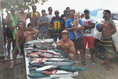 les pesées se sont déroulées en face de la piscine
