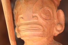 Tiki en bois de rose brut et non poncé