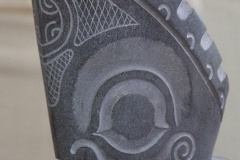 Tiki à tête creuse en bois de miro