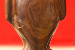 Tiki "éléphant" inspiré de l'original trouvé à Ua Huka (en lave) au-dessus de Hokatu, en 1982