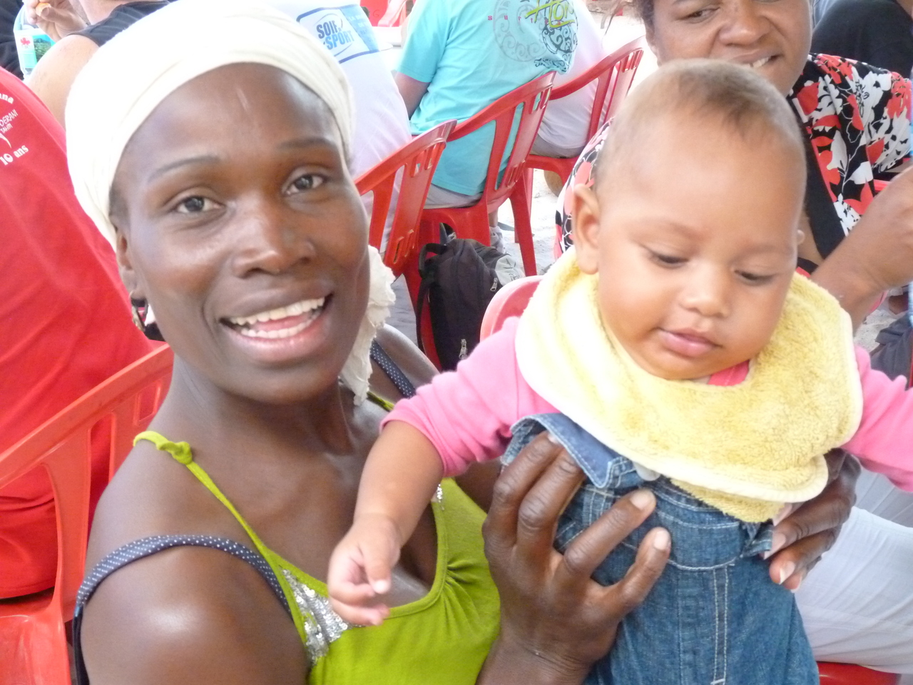 Gabriel, le plus jeune acteur et sa maman.JPG Gabriel, le plus jeune acteur et sa maman.JPG
