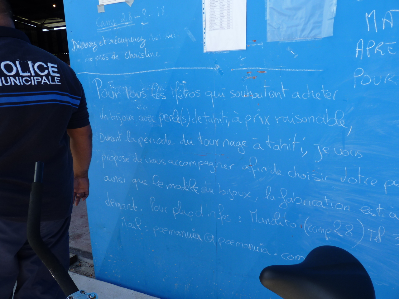 la pub locale!.JPG la pub locale!.JPG