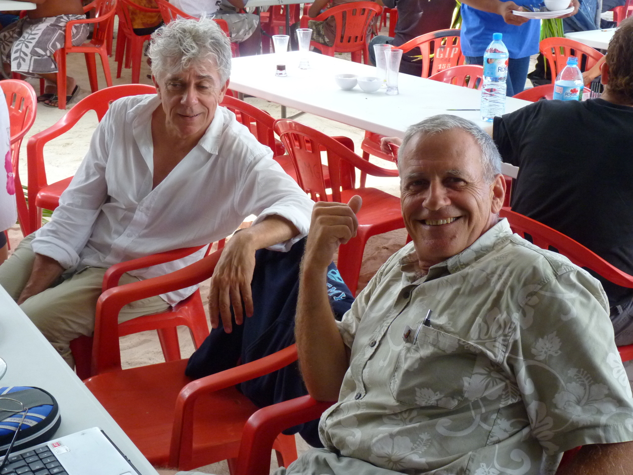 L'acteur Daniel Martin qui incarne bernard Pons et Christain Hyverna le colonel Bezier.JPG L'acteur Daniel Martin qui incarne bernard Pons et Christain Hyverna le colonel Bezier.JPG